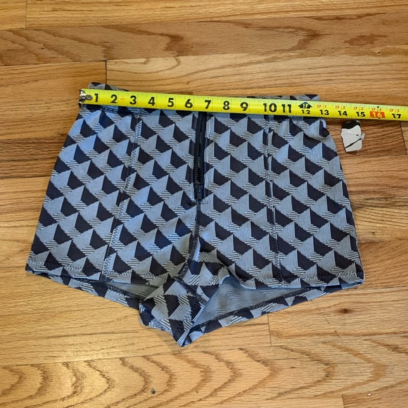 NWT Free People Movement Shorts Women’s size SP Gray Casual Vacation Beach - Picture 7 of 7